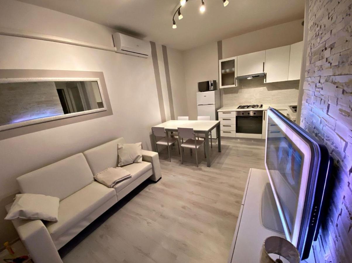 Solmare Apartments - Private Parking - Pool Rosapineta Luaran gambar